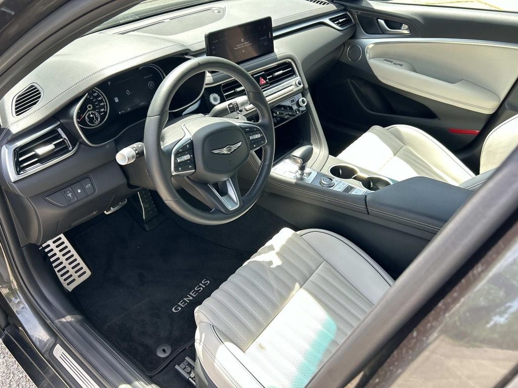 2025 Genesis G70 2.5T