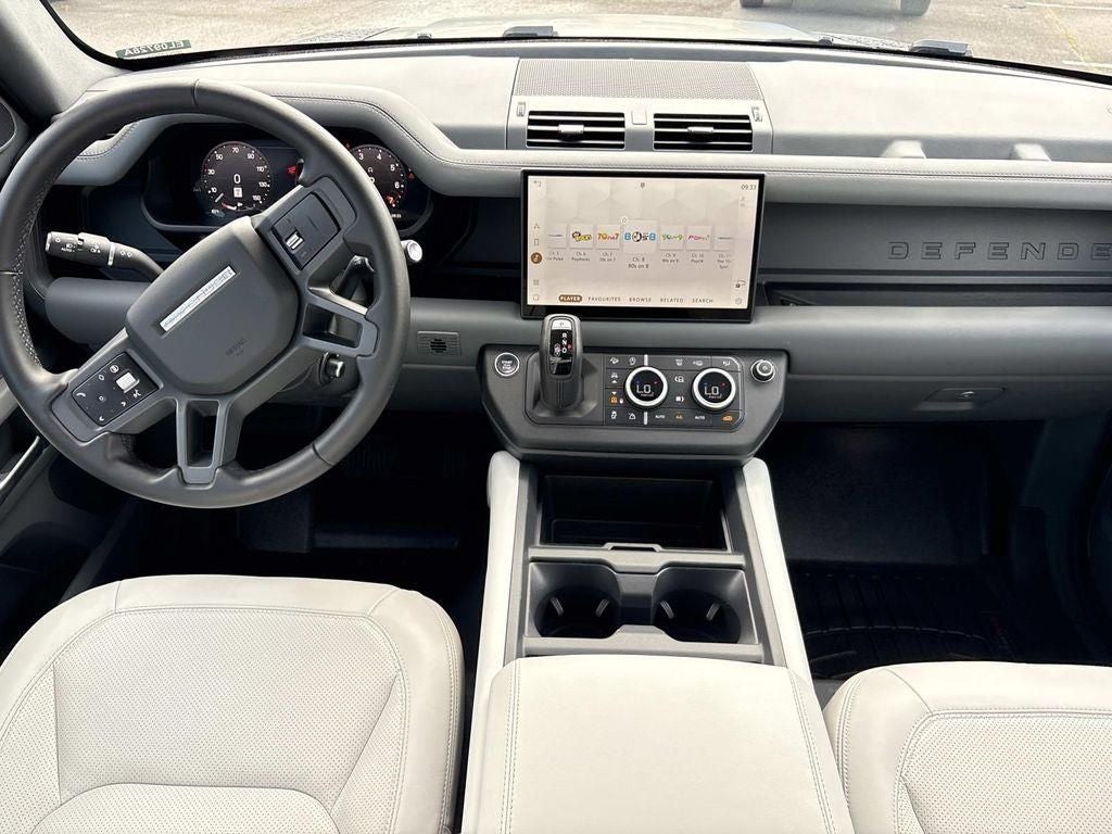 2025 Land Rover Defender X-Dynamic SE