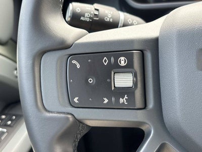 2025 Land Rover Defender X-Dynamic SE
