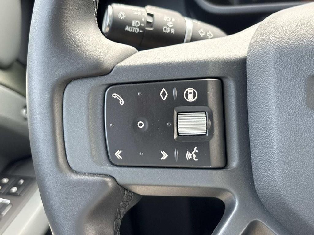 2025 Land Rover Defender X-Dynamic SE