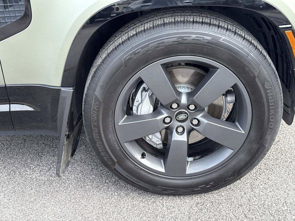 2025 Land Rover Defender X-Dynamic SE