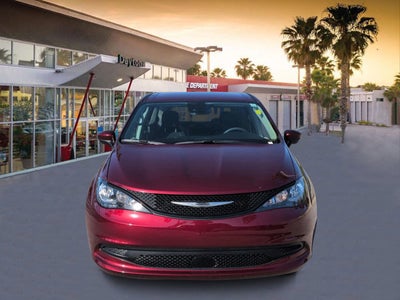 2023 Chrysler Voyager LX