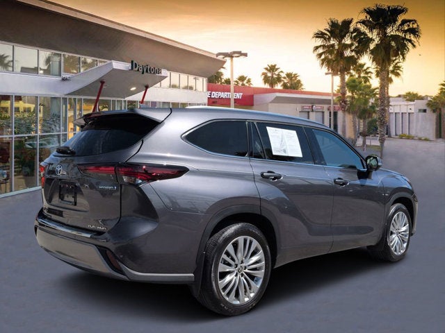 2024 Toyota Highlander Hybrid Platinum